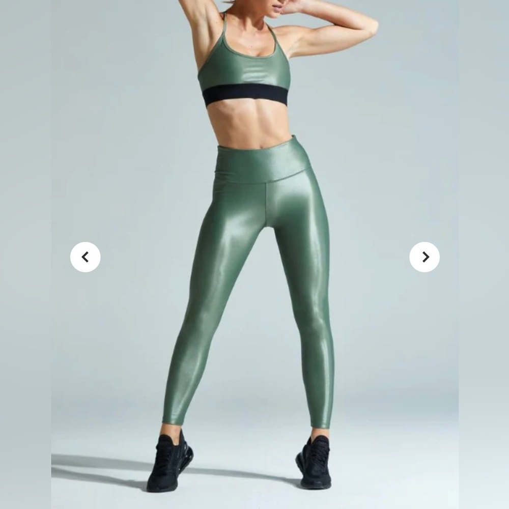 Nori Liquid Shiny High Rise Leggings Sage Green Color Size M